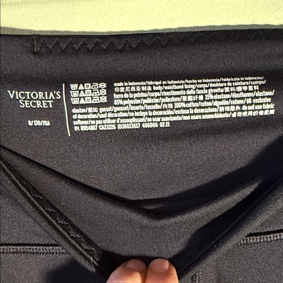 Victoria's Secret Black Leggings 8 - Picture 2 of 7